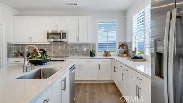 Detail Gallery Image 3 of 25 For 2612 E Hyde Paseo, Ontario,  CA 91762 - 4 Beds | 3/1 Baths