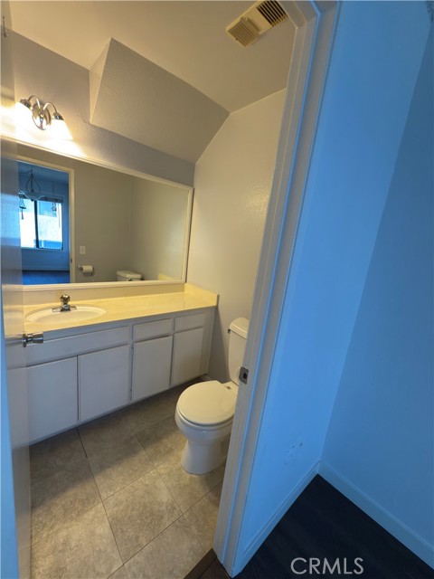 22038 Vanowen Street, Woodland Hills CA: https://media.crmls.org/medias/56feb00d-0277-4423-abd1-6c478d31006e.jpg