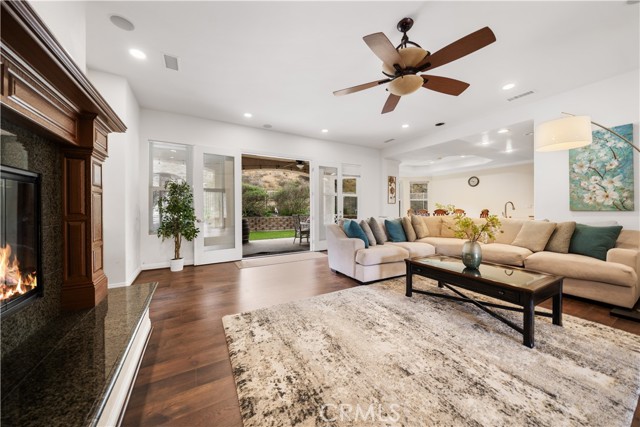 26677 Avenida Del Oro, Temecula CA: https://media.crmls.org/medias/56fee214-e5c2-4b5a-a897-5b4a7fde7860.jpg