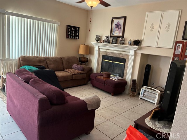 Detail Gallery Image 3 of 16 For 29385 Polo St, Highland,  CA 92346 - 4 Beds | 3 Baths