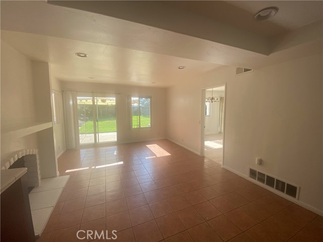 Detail Gallery Image 10 of 37 For 17402 Brooklyn Ave, Yorba Linda,  CA 92886 - 3 Beds | 2/1 Baths