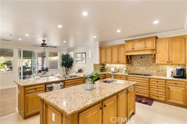 Detail Gallery Image 17 of 74 For 3406 Whispering Glen Ct, Simi Valley,  CA 93065 - 5 Beds | 4/1 Baths