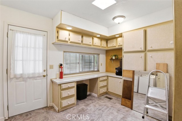 1 Driftwood Trail, Half Moon Bay CA: https://media.crmls.org/medias/570169a1-fa14-4f43-83fb-e9b34a7d30de.jpg