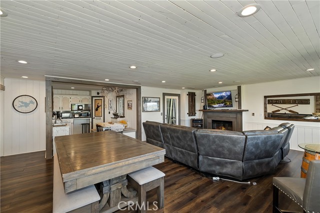 Detail Gallery Image 15 of 42 For 533 Sunderland, Lake Arrowhead,  CA 92352 - 3 Beds | 3/1 Baths
