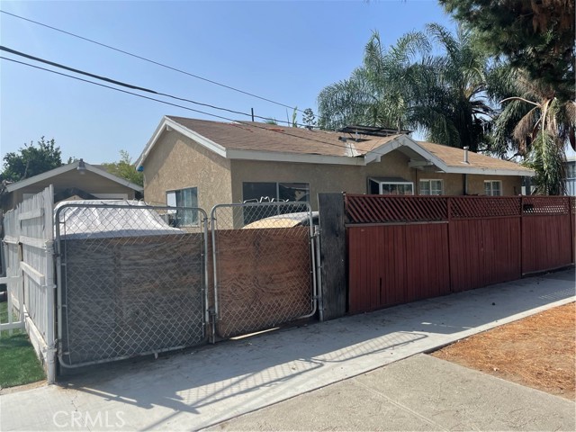 7702 Comstock photo 4