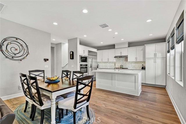 Detail Gallery Image 13 of 59 For 1270 E Providence Loop, Placentia,  CA 92870 - 4 Beds | 4/1 Baths