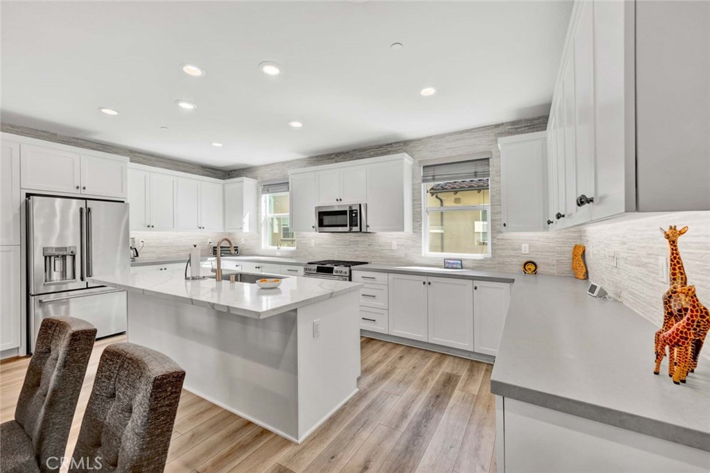 5703de76 7c17 4da7 8f7f 36bf955a3923