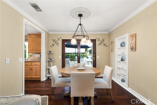 Detail Gallery Image 13 of 48 For 709 Calle De Silva, Redlands,  CA 92374 - 4 Beds | 2/1 Baths