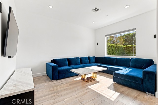 6926 Chimineas Avenue photo 8