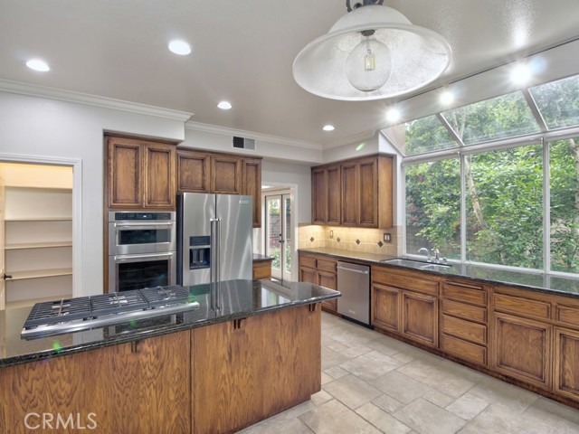 Detail Gallery Image 8 of 16 For 10655 Bruns Dr, Tustin,  CA 92782 - 3 Beds | 2/1 Baths