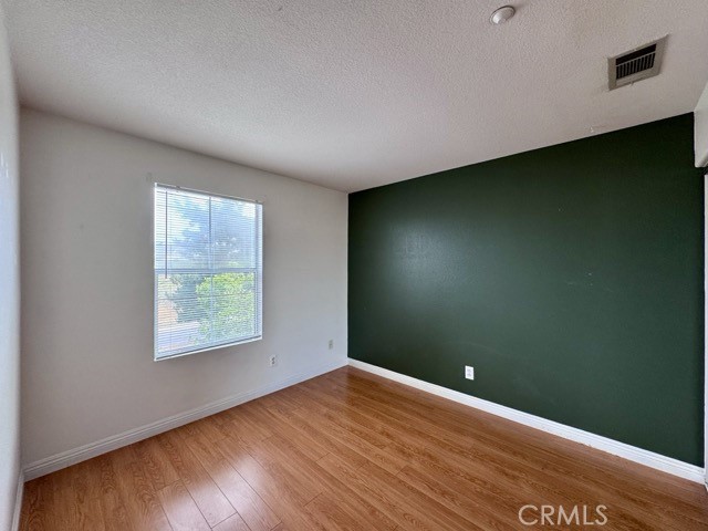 https://media.crmls.org/medias/5705b0cd-5647-4e40-a811-3bc340bf30a3.jpg?preset=X-Large
