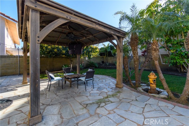 Detail Gallery Image 29 of 38 For 17041 Saint Andrews Ln, Huntington Beach,  CA 92649 - 4 Beds | 2/1 Baths