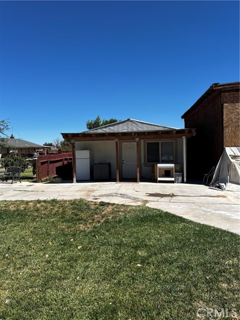 41060 158th E Street, Lake Los Angeles CA: https://media.crmls.org/medias/57067d3a-7f93-4774-ab5a-9d0c3764d412.jpg
