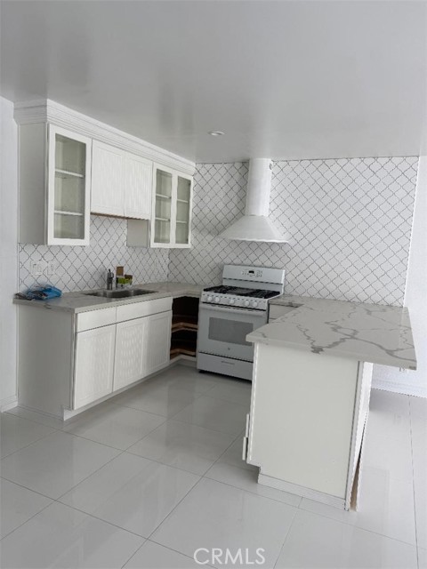 14730 S Normandie Avenue, Gardena CA: https://media.crmls.org/medias/5706a709-b3a9-477c-9676-1f9a5c33e8d5.jpg