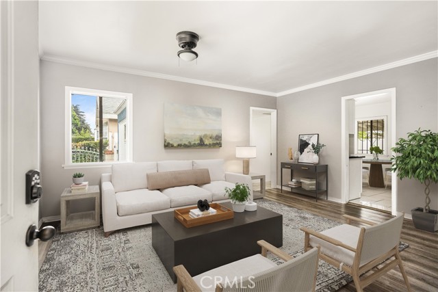 8004 Norwich Ave, Panorama City CA: https://media.crmls.org/medias/5706a864-d008-48d7-91ce-a0d8e23a28cb.jpg