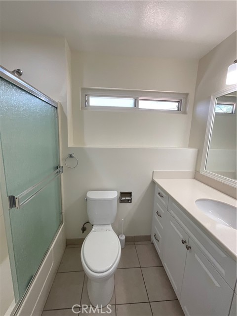 2641 Santa Ana Avenue, Costa Mesa CA: https://media.crmls.org/medias/5707cfa0-2def-484c-b536-efc4cce4c5f8.jpg