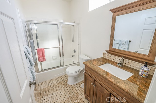 Detail Gallery Image 25 of 29 For 4970 Kester Ave #11,  Sherman Oaks,  CA 91403 - 2 Beds | 2/1 Baths