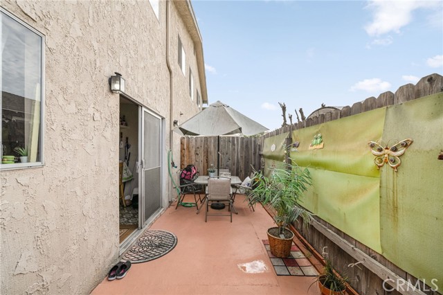 1070 Freeman Avenue, Long Beach CA: https://media.crmls.org/medias/57084605-a26f-42ef-8411-c9116cad2024.jpg