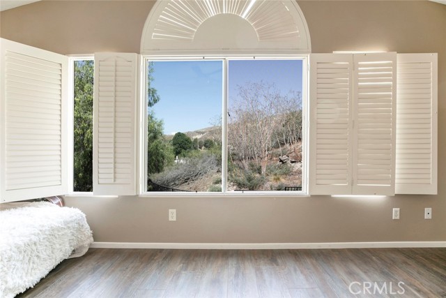 28741 Park Woodland Place, Saugus CA: https://media.crmls.org/medias/5708830c-23fd-4d66-a9f3-3312fdb1dd8d.jpg