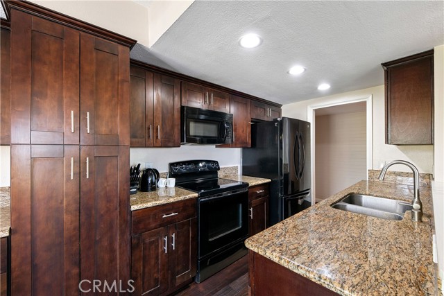 Detail Gallery Image 5 of 53 For 1517 E Garfield #53,  Glendale,  CA 91205 - 2 Beds | 2 Baths