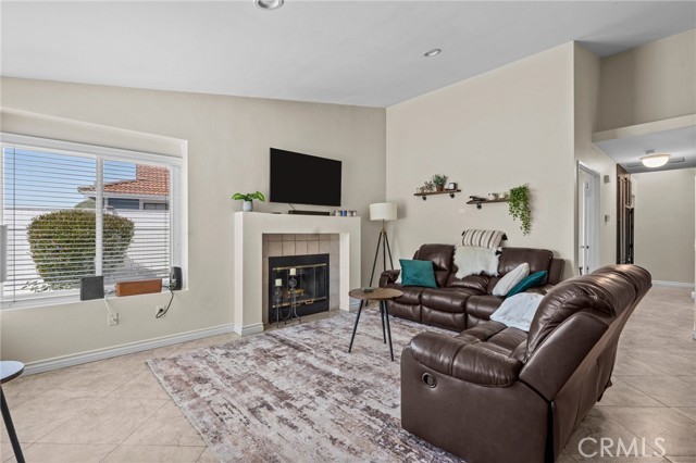 39427 Canyon Rim Circle, Temecula CA: https://media.crmls.org/medias/5708c473-cc65-453e-aad9-625afc278636.jpg