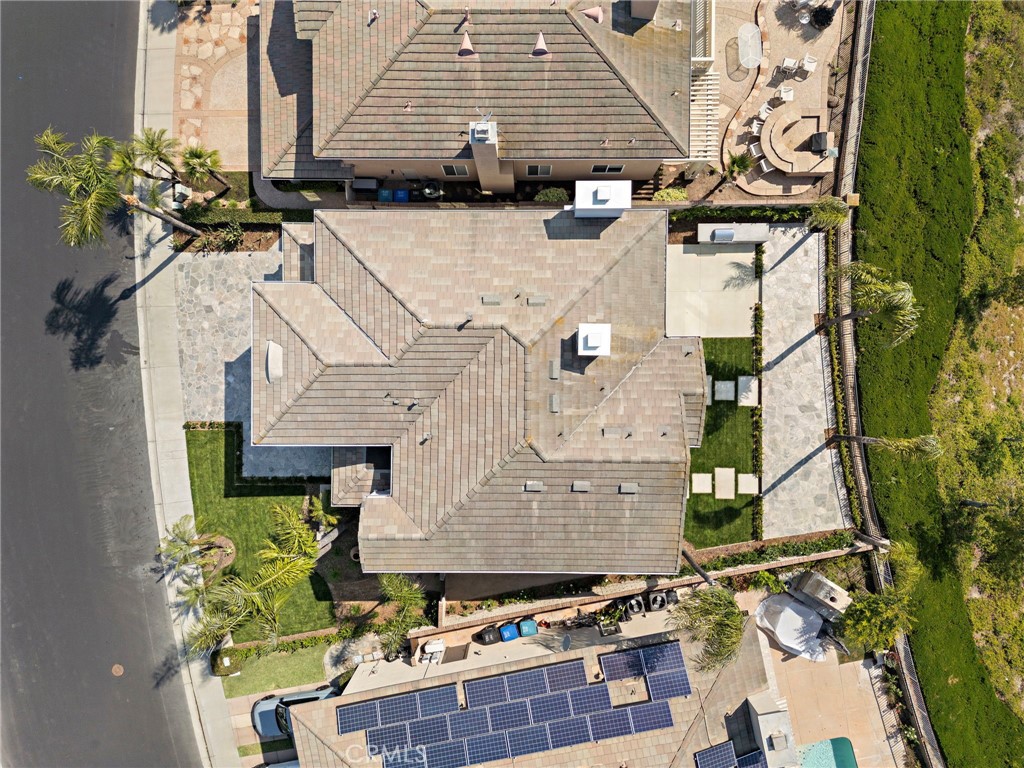 https://media.crmls.org/medias/5709005b-9f3f-4d8c-980f-1a877cecdf4f.jpg?preset=X-Large