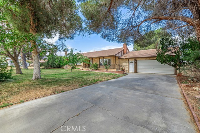 42631 51st W Street, Quartz Hill CA: https://media.crmls.org/medias/570929e2-2aa6-4a2e-a67d-ccb509335dd6.jpg