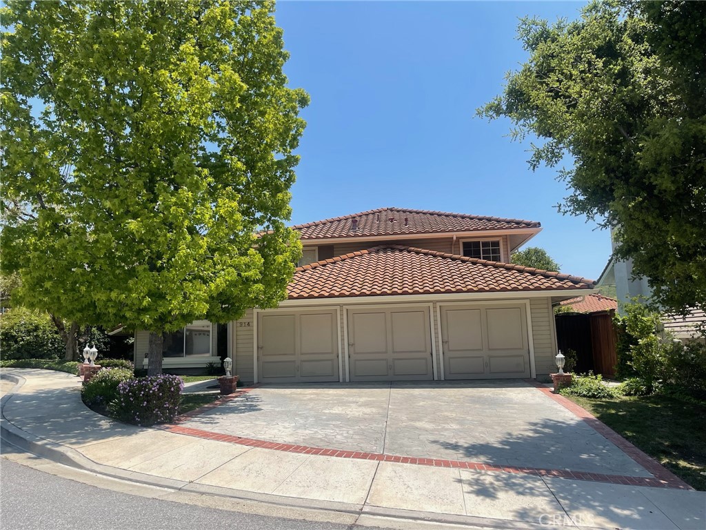 914 Sterling Oaks Court, Oak Park, CA 91377