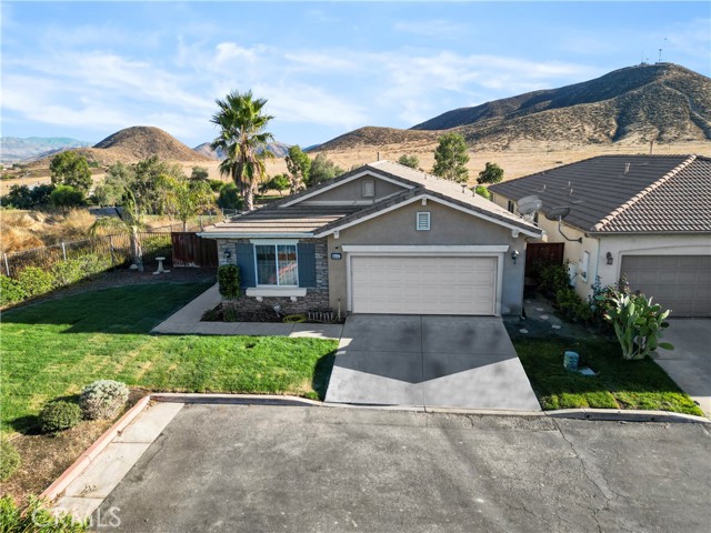 Detail Gallery Image 1 of 48 For 8647 Mann Ln, Hemet,  CA 92545 - 3 Beds | 2 Baths