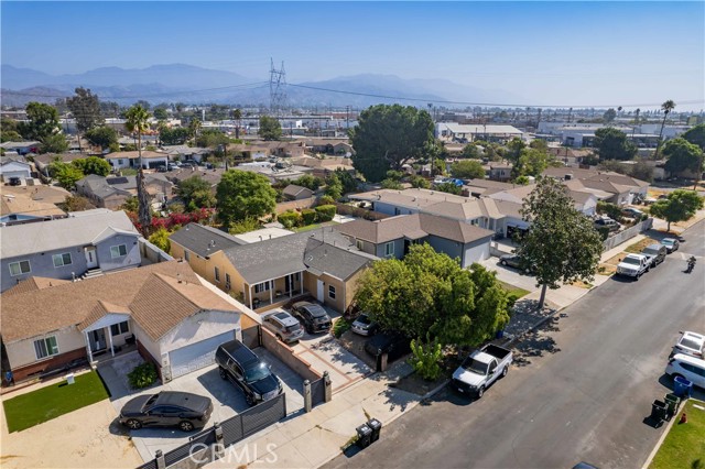 Detail Gallery Image 5 of 32 For 8430 Amboy Ave, Sun Valley,  CA 91352 - 4 Beds | 3 Baths