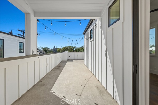 515 1/2 Jasmine, Corona del Mar CA: https://media.crmls.org/medias/570bc887-950a-4c92-a65c-cc2e69a946cf.jpg