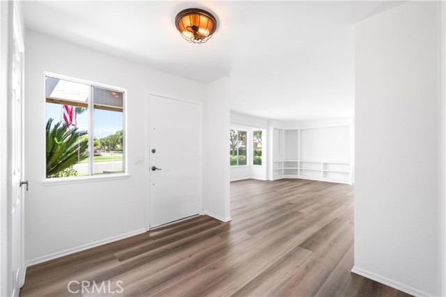 4299 Biscayne Street, Chino CA: https://media.crmls.org/medias/570c0dd3-e9f4-4de9-8df4-1b88c8618e92.jpg