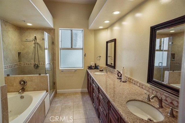 Detail Gallery Image 11 of 15 For 1819 Holmby #104,  Los Angeles,  CA 90025 - 2 Beds | 3 Baths