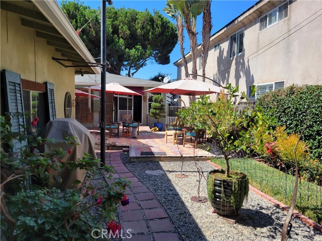 3608 Laurel Avenue, Manhattan Beach, California 90266, 2 Bedrooms Bedrooms, ,1 BathroomBathrooms,Residential,Sold,Laurel,SB21205339