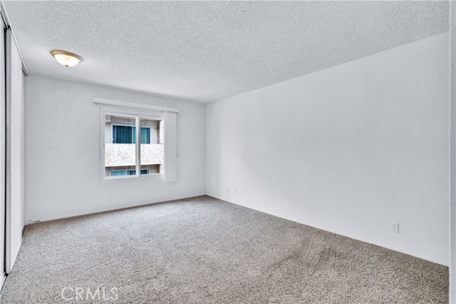8635 Falmouth Avenue, Playa del Rey CA: https://media.crmls.org/medias/570ca06c-4c90-4d1d-b3ce-a98123e96a18.jpg