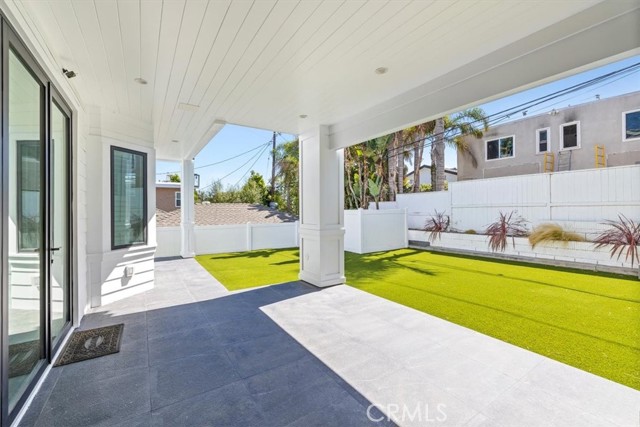 3213 Pine Ave, Manhattan Beach, California 90266, 5 Bedrooms Bedrooms, ,1 BathroomBathrooms,Residential,Sold,Pine Ave,SB22146634