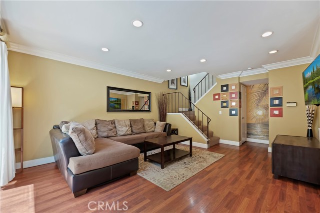 419 N Alice Way, Anaheim CA: https://media.crmls.org/medias/570cbf1c-8579-4fce-818c-581f299eff6c.jpg