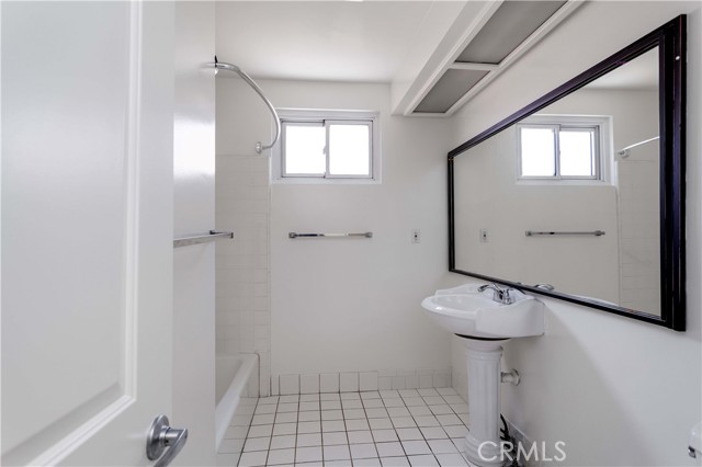 Detail Gallery Image 28 of 33 For 1549 Thompson Ave, Glendale,  CA 91201 - 4 Beds | 2 Baths