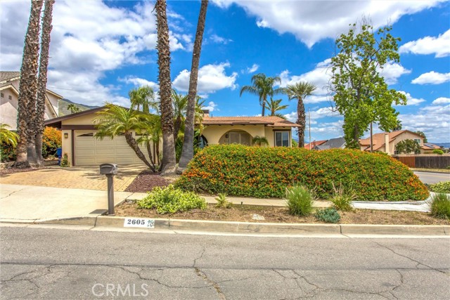 Detail Gallery Image 2 of 29 For 2605 La Praix St, Highland,  CA 92346 - 4 Beds | 2 Baths