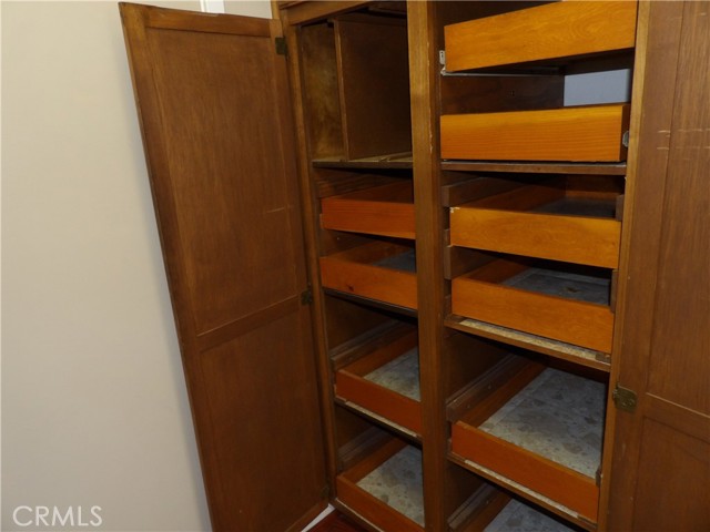 2175 Aspenwood Court, San Bernardino CA: https://media.crmls.org/medias/570d6b00-6a7a-4125-958c-0e0aecd0a598.jpg