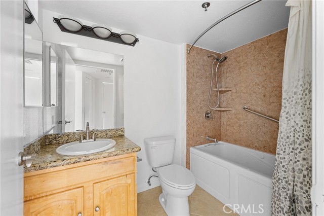 Detail Gallery Image 19 of 26 For 4401 Sepulveda Bld #107,  Sherman Oaks,  CA 91403 - 2 Beds | 2 Baths