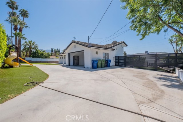 9830 Foothill Boulevard, Sylmar CA: https://media.crmls.org/medias/570d864c-2dd1-4da6-bc60-5b60035661c1.jpg