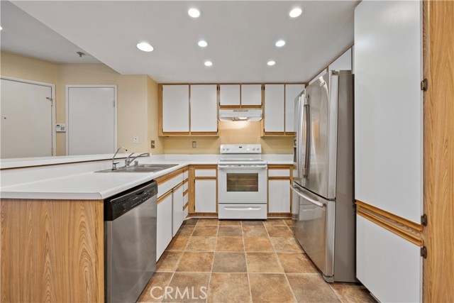 Detail Gallery Image 4 of 23 For 2800 Keller Dr #69,  Tustin,  CA 92782 - 1 Beds | 1 Baths