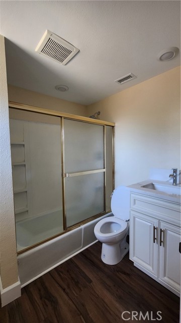 Detail Gallery Image 9 of 17 For 3431 Eucalyptus Ave, Riverside,  CA 92507 - 3 Beds | 1 Baths