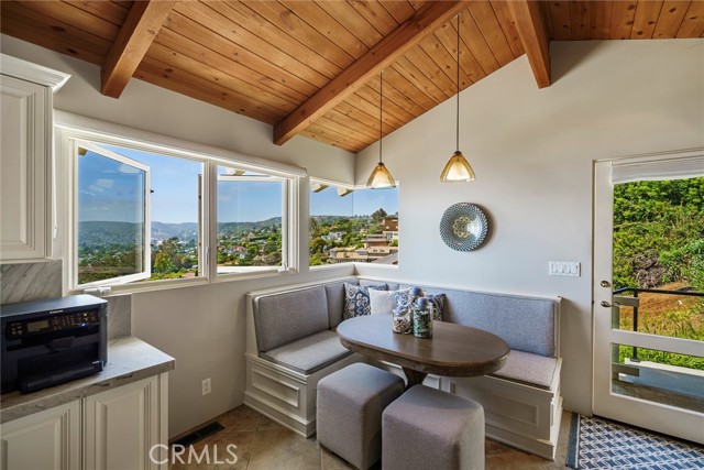 Detail Gallery Image 16 of 56 For 2108 Crestview Dr, Laguna Beach,  CA 92651 - 3 Beds | 2 Baths