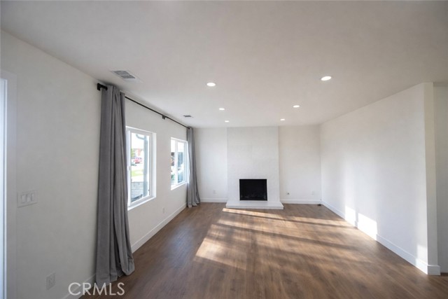 Detail Gallery Image 3 of 28 For 6082 Royalist, Huntington Beach,  CA 92647 - 4 Beds | 2 Baths