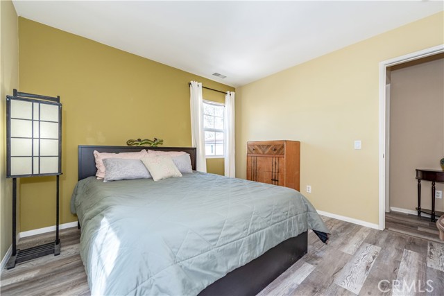 80 Great, Irvine CA: https://media.crmls.org/medias/570f3dd2-2b2b-4065-9bf3-f51223093734.jpg