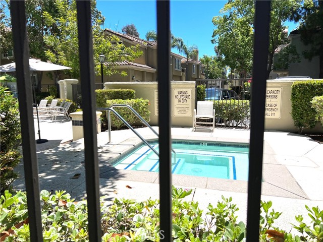 87 Pamplona, Aliso Viejo CA: https://media.crmls.org/medias/570f5a1a-47e9-4e2d-ad51-400fc1672862.jpg