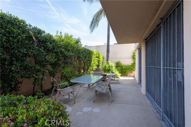 Detail Gallery Image 45 of 53 For 5224 Zelzah Ave #309,  Encino,  CA 91316 - 2 Beds | 2/1 Baths