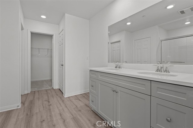 4279 S Hermosa Paseo, Ontario CA: https://media.crmls.org/medias/570fd836-49a4-47ed-9f94-60594cadd907.jpg